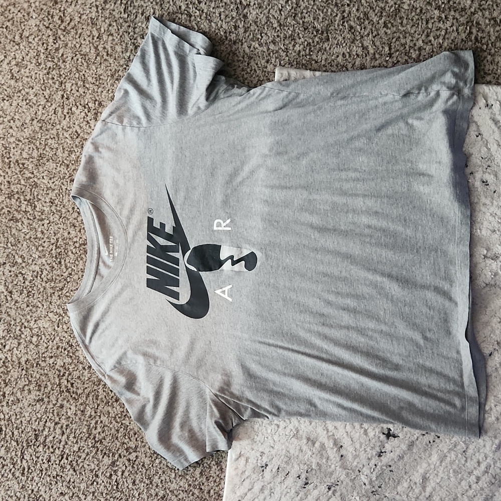 Nike tshirt